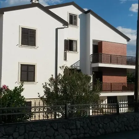 One-bedroom In Xii شقة *